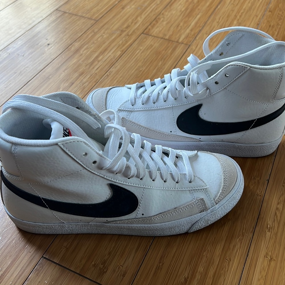Nike Blazers (6.5Y)